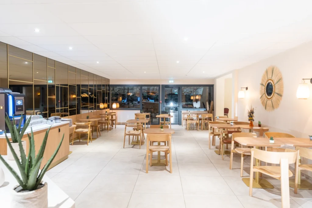 Salle du restaurant - Hôtel Bhoma Bourges